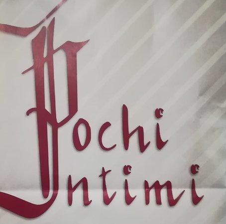 Pochi Intimi